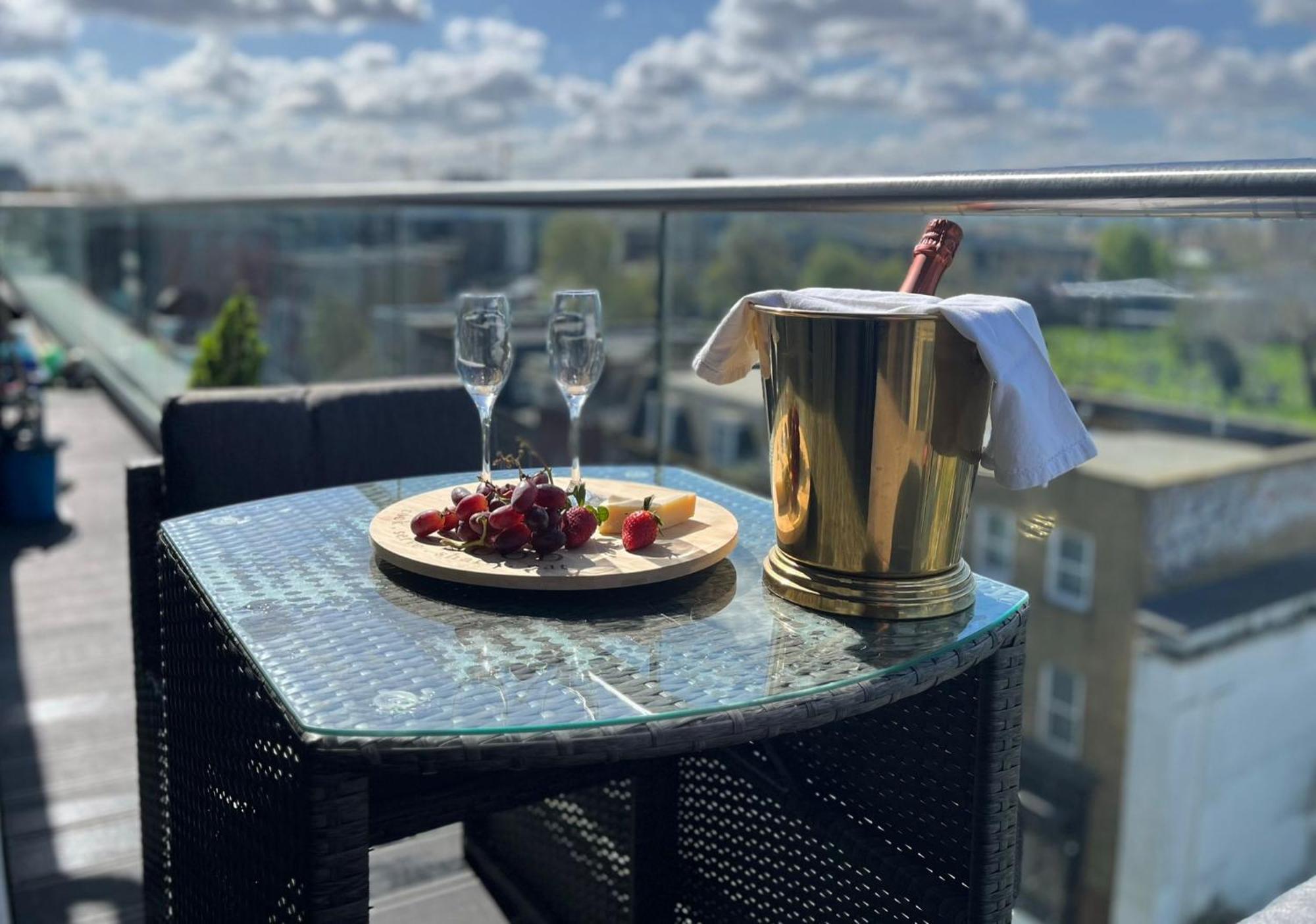 Guest house Amazing Single For A Single Travel Near Nothing Hill